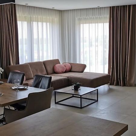 Отель Casa Grzina Ровинь Экстерьер фото